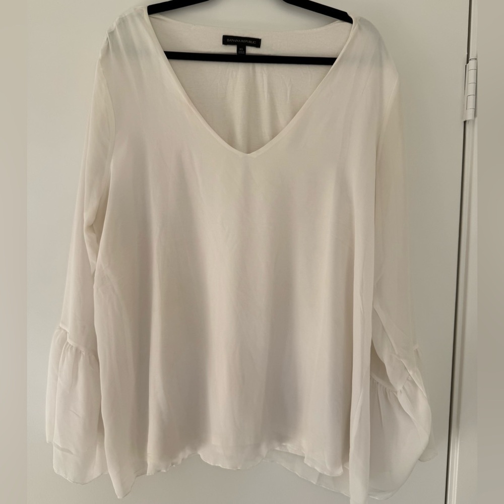 Banana Republic Cream V-Neck Blouse